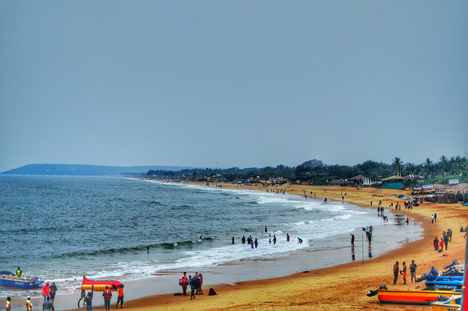 Explore the vibrant sands and lively atmosphere of Candolim Beach in Goa. Perfect for travel and relaxation.